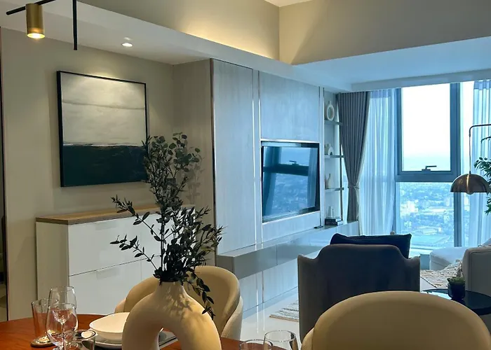 Uptown Bgc 3br Luxury With Skyline Views Apartment *