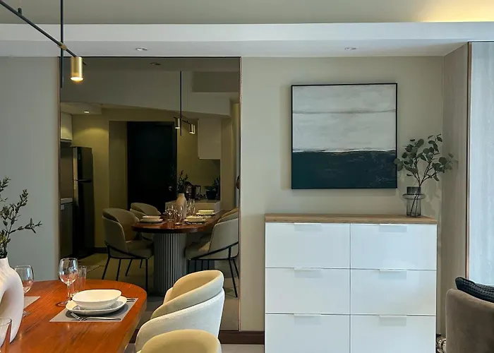 Uptown Bgc 3br Luxury With Skyline Views Apartment *