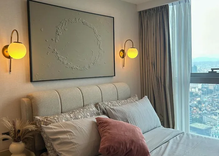 Uptown Bgc 3br Luxury With Skyline Views *