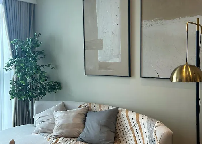 Uptown Bgc 3br Luxury With Skyline Views