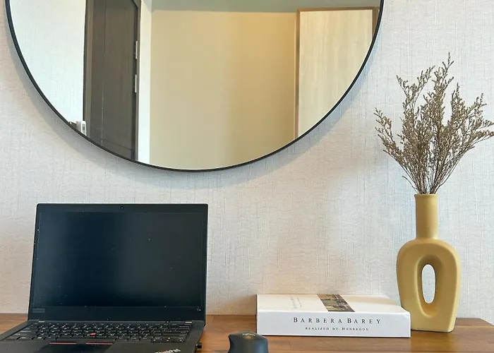 Uptown Bgc 3br Luxury With Skyline Views